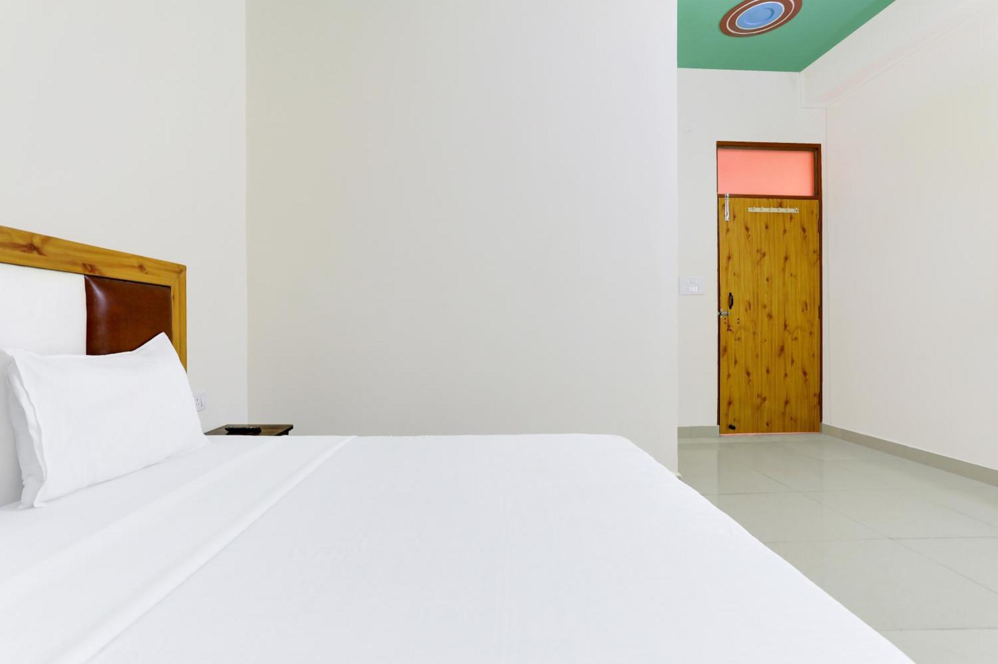 Hotel O Blu Moon Ghaziabad Zewnętrze zdjęcie