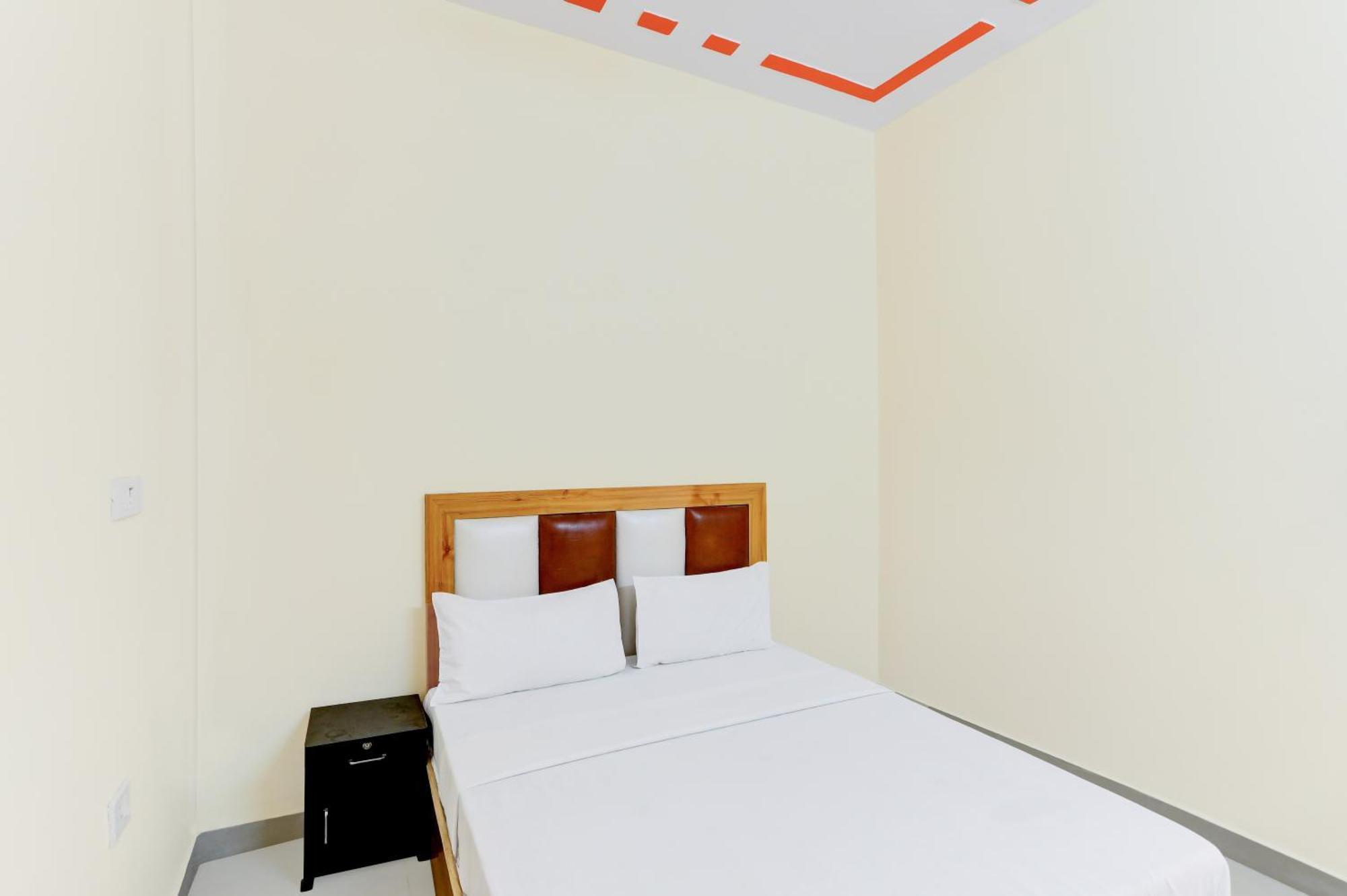 Hotel O Blu Moon Ghaziabad Zewnętrze zdjęcie