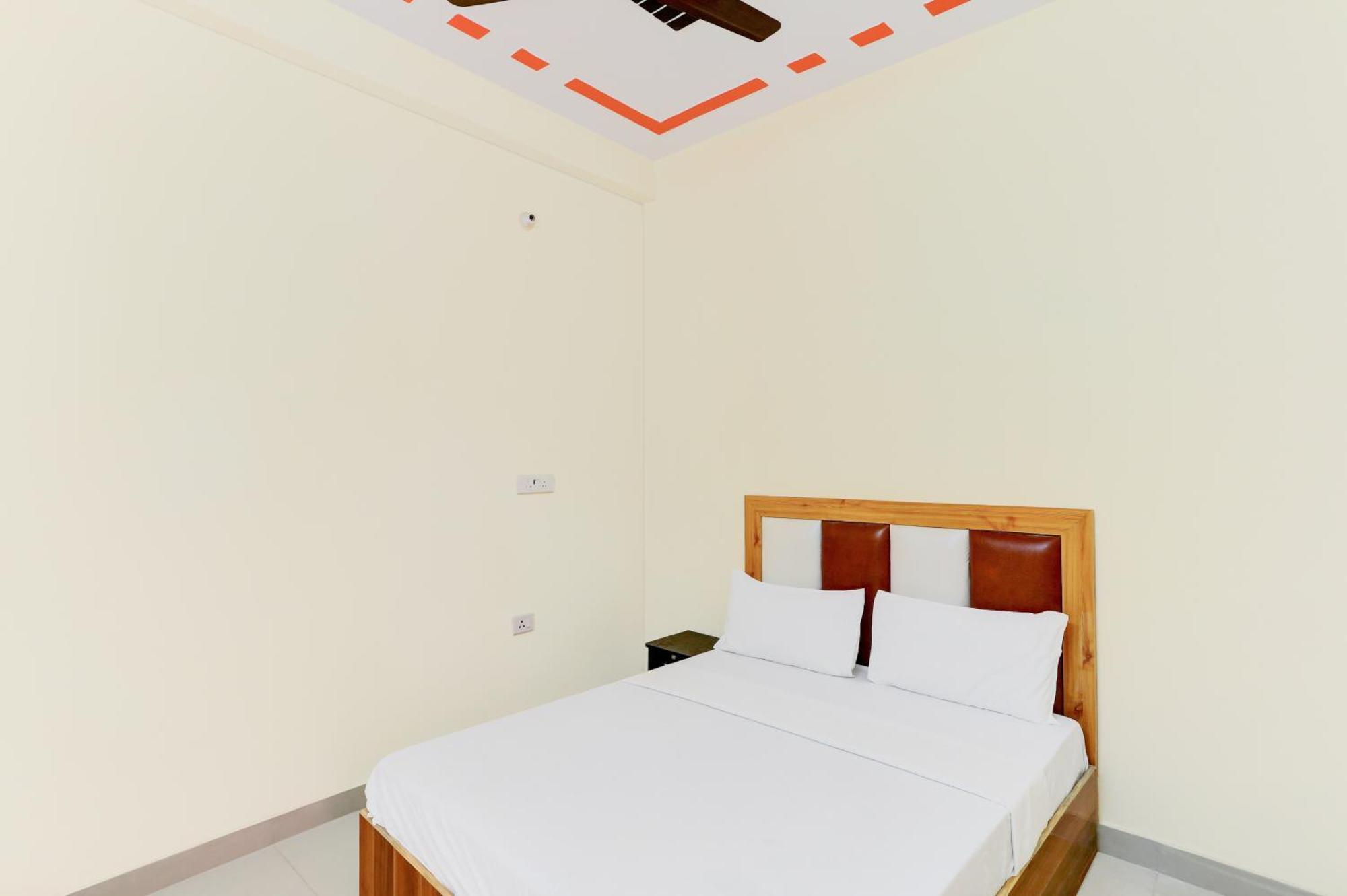 Hotel O Blu Moon Ghaziabad Zewnętrze zdjęcie