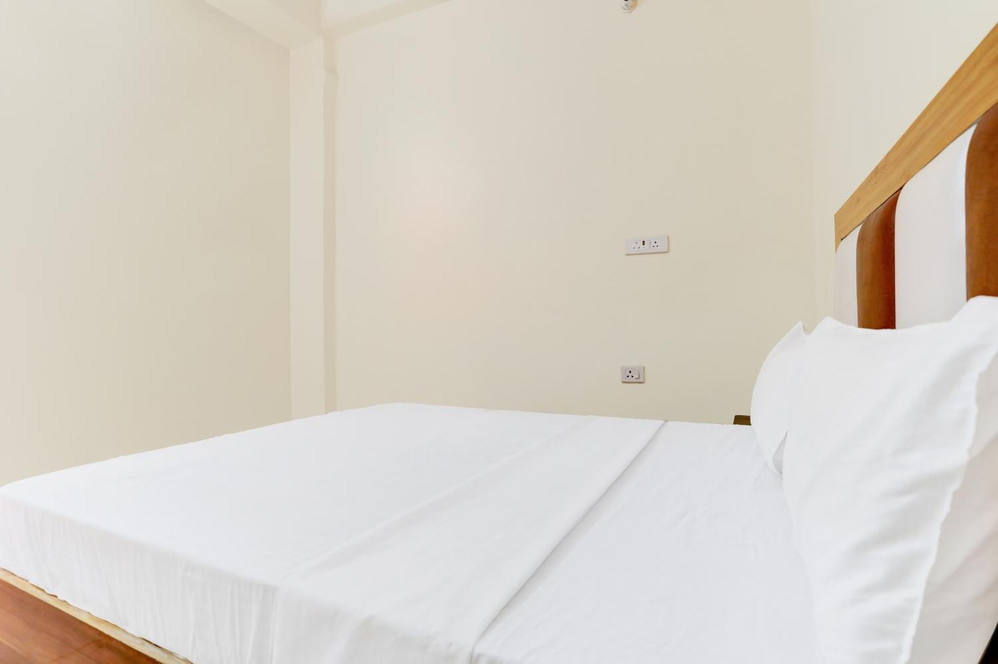 Hotel O Blu Moon Ghaziabad Zewnętrze zdjęcie