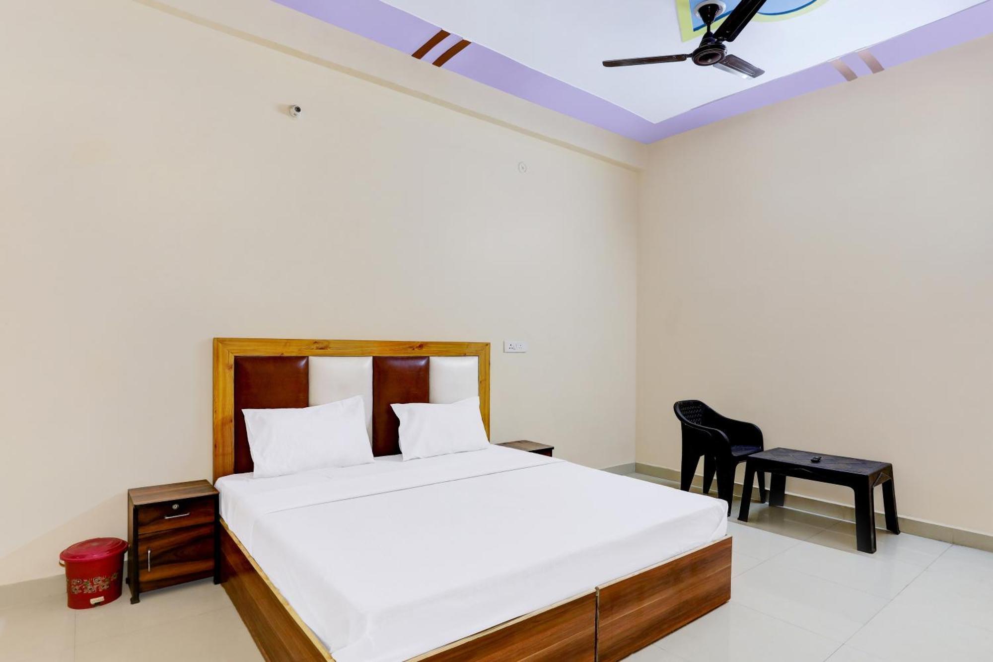 Hotel O Blu Moon Ghaziabad Zewnętrze zdjęcie